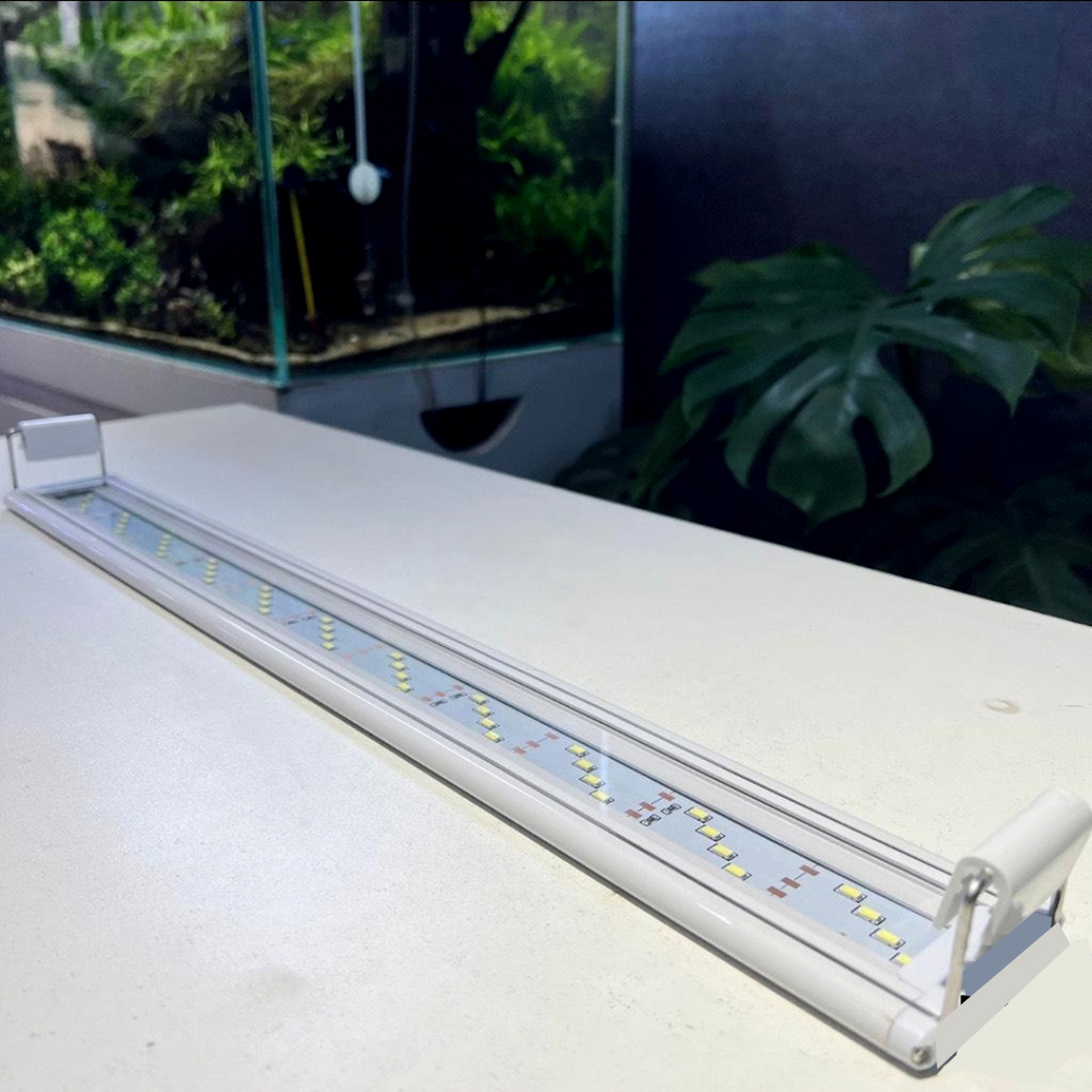 Đèn LED bể cá XuanMeiLong XML-60 12W cho hồ 60-70cm, ánh sáng trắng - Ảnh 4
