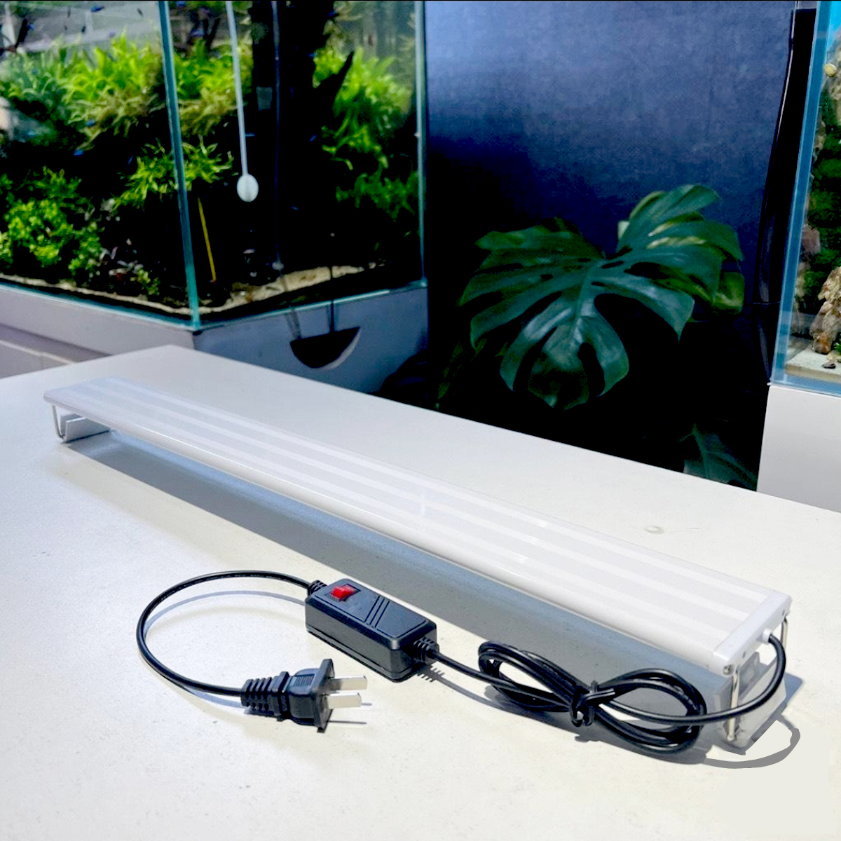 Đèn LED bể cá XuanMeiLong XML-80 14W cho hồ 80-90cm, ánh sáng trắng